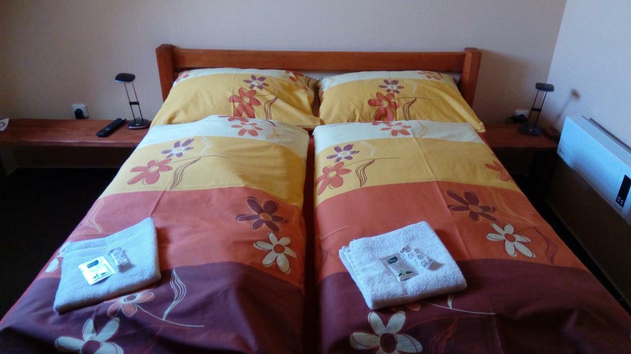 Penzion Kelt Hotell Zátor Exteriör bild